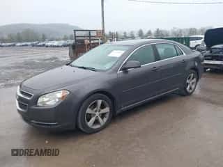 2010 Chevrolet Malibu 1LT z VIN 1G1ZC5EB7A4120600, wystawiony jako IAAI lot #43430988 z przebiegiem 333 906 mil mil oraz . Historia ofert i sprzedaży dostępna na DreamBid. Obrazek 2.