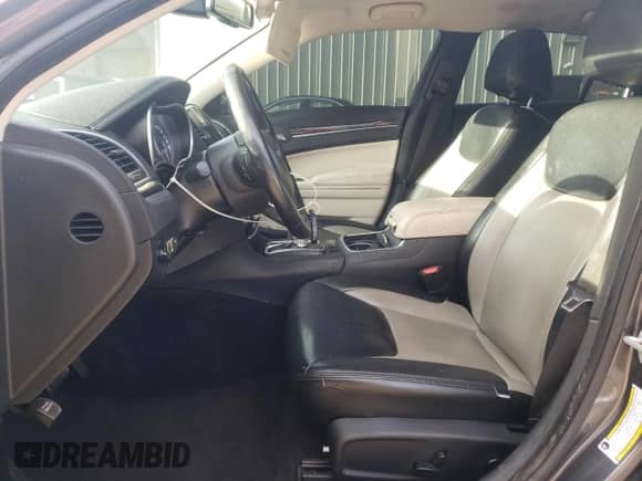 2018 Chrysler 300 Touring с VIN 2C3CCAAG5JH222959, выставлен на аукционе Copart как лот 73945424 с пробегом 174 082 миль миль и Списание • Salvage title. История ставок и продаж доступна на DreamBid. Изображение 7.