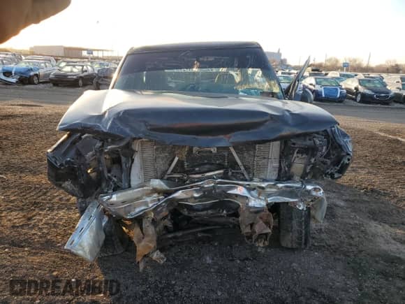 2003 Chevrolet Silverado 2500HD LT z VIN 1GCHK29133E174723, wystawiony jako Copart lot #47583165 z przebiegiem Nie podano mil oraz Szkoda całkowita • Salvage title. Historia ofert i sprzedaży dostępna na DreamBid. Obrazek 5.