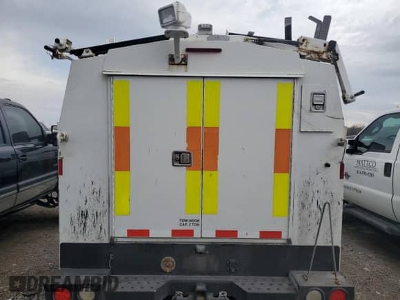 2012 Chevrolet Silverado 3500HD Work Truck z VIN 1GB3CZCG1CF197851, wystawiony jako Copart lot #43829635 z przebiegiem Nie podano mil oraz Czysty tytuł • Clean title. Historia ofert i sprzedaży dostępna na DreamBid. Obrazek 6.