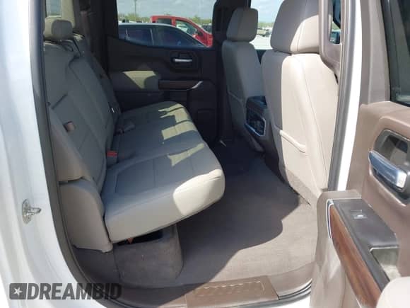 2019 GMC Sierra 1500 SLT z VIN 3GTP8DED8KG274135, wystawiony jako IAAI lot #43219885 z przebiegiem 70 501 mil mil oraz . Historia ofert i sprzedaży dostępna na DreamBid. Obrazek 8.