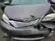 2012 Toyota Sienna XLE AAS z VIN 5TDYK3DC4CS261166, wystawiony jako Copart lot #71992525 z przebiegiem 157 469 mil mil oraz Szkoda całkowita • Salvage title. Historia ofert i sprzedaży dostępna na DreamBid. Obrazek 12.