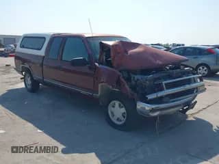 1998 Chevrolet Silverado 1500 with VIN 1GCEC19M3WE129614, listed as a IAAI auction lot 42842421 with 450,953 mi miles and . Bid and sale history available at DreamBid. Image 1.