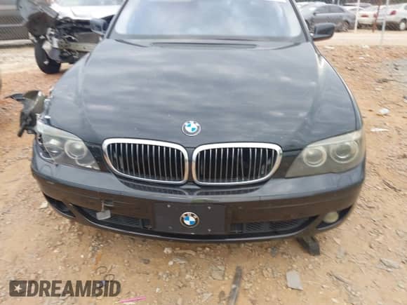 2007 BMW 7 Series 750Li с VIN WBAHN83557DT70726, выставлен на аукционе IAAI как лот 43304630 с пробегом 158 058 миль миль и . История ставок и продаж доступна на DreamBid. Изображение 12.