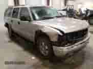 2000 Chevrolet Suburban with VIN 1GNFK16T9YJ169393, listed as a Copart auction lot 84970004 with 304,002 mi miles and Salvage title. Bid and sale history available at DreamBid. Image 4.