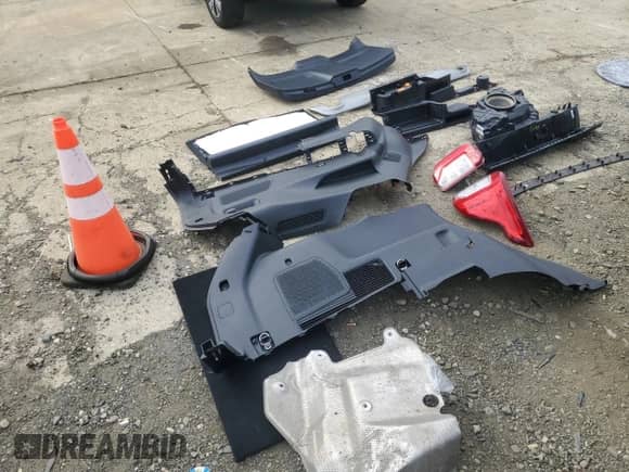 2020 Ford Explorer Limited z VIN 1FMSK8FH4LGC40044, wystawiony jako Copart lot #85089335 z przebiegiem Nie podano mil oraz Szkoda całkowita • Salvage title. Historia ofert i sprzedaży dostępna na DreamBid. Obrazek 13.