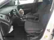 2020 Chevrolet Trax LS z VIN KL7CJKSB2LB056712, wystawiony jako Copart lot #80800155 z przebiegiem 80 986 mil mil oraz Nie do naprawy • Non repairable. Historia ofert i sprzedaży dostępna na DreamBid. Obrazek 7.