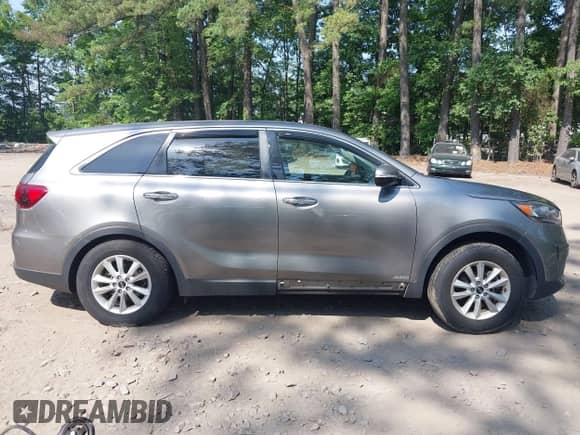2019 Kia Sorento LX with VIN 5XYPGDA56KG480912, listed as a IAAI auction lot 42574530 with 45,705 mi miles and . Bid and sale history available at DreamBid. Image 14.