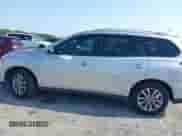 2015 Nissan Pathfinder SL с VIN 5N1AR2MNXFC617601, выставлен на аукционе IAAI как лот 42335005 с пробегом 121 903 миль миль и . История ставок и продаж доступна на DreamBid. Изображение 15.