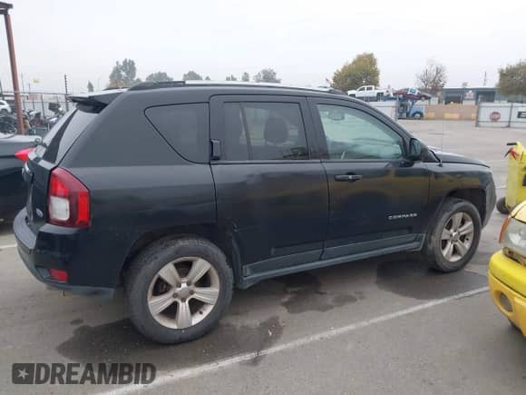 2017 Jeep Compass High Altitude z VIN 1C4NJDEB6HD106073, wystawiony jako IAAI lot #43526297 z przebiegiem 103 392 mil mil oraz . Historia ofert i sprzedaży dostępna na DreamBid. Obrazek 13.