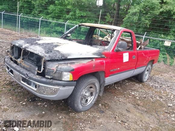 1998 Dodge 1500 с VIN 1B7HC16Y2WS732446, выставлен на аукционе IAAI как лот 42320958 с пробегом 56 137 миль миль и . История ставок и продаж доступна на DreamBid. Изображение 2.