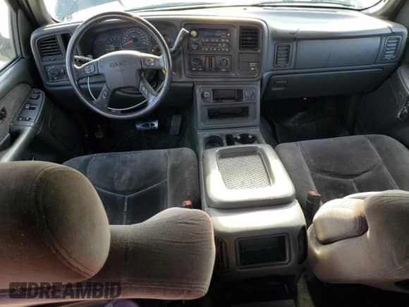 2003 GMC Sierra 1500 SLE with VIN 2GTEC19T331342373, listed as a Copart auction lot 70596625 with 189,590 mi miles and Clean title. Bid and sale history available at DreamBid. Image 8.