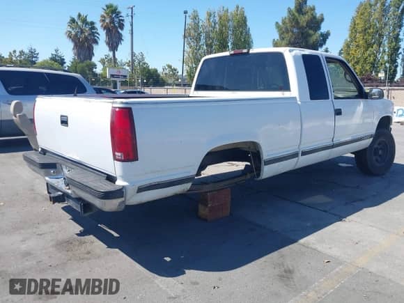1995 Chevrolet Silverado 2500 с VIN 2GCFK29K5S1273513, выставлен на аукционе IAAI как лот 43226616 с пробегом 248 624 миль миль и . История ставок и продаж доступна на DreamBid. Изображение 4.