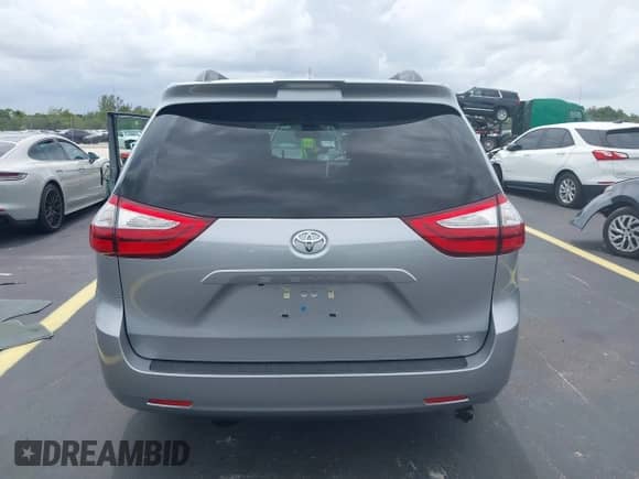 2018 Toyota Sienna LE Auto Access Seat with VIN 5TDKZ3DC5JS939275, listed as a IAAI auction lot 42752731 with 34,362 mi miles and . Bid and sale history available at DreamBid. Image 16.