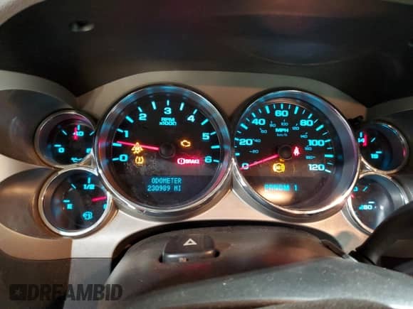 2010 Chevrolet Silverado 2500HD Work Truck z VIN 1GC5KVBG4AZ183052, wystawiony jako Copart lot #73705114 z przebiegiem 230 989 mil mil oraz Szkoda całkowita • Salvage title. Historia ofert i sprzedaży dostępna na DreamBid. Obrazek 9.