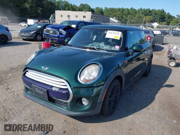 2015 MINI Hardtop z VIN WMWXM5C57F3A04447, wystawiony jako IAAI lot #43175332 z przebiegiem 84 307 mil mil oraz . Historia ofert i sprzedaży dostępna na DreamBid. Obrazek 17.