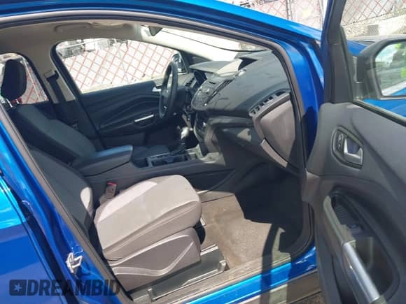 2018 Ford Escape SE с VIN 1FMCU9GD5JUC69390, выставлен на аукционе IAAI как лот 43008729 с пробегом 68 640 миль миль и . История ставок и продаж доступна на DreamBid. Изображение 5.