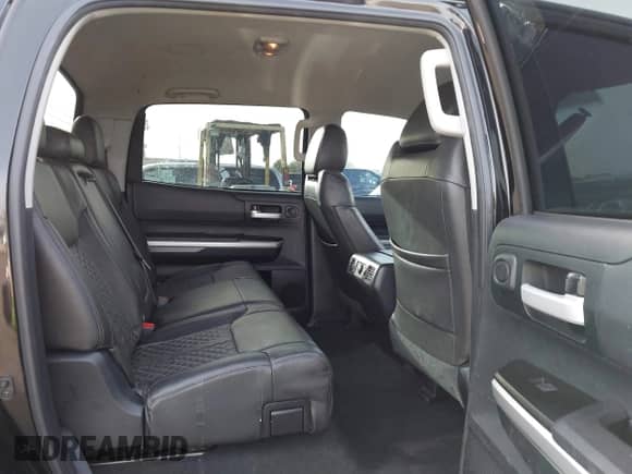 2017 Toyota Tundra SR5 z VIN 5TFEW5F19HX212397, wystawiony jako IAAI lot #41677878 z przebiegiem 150 986 mil mil oraz . Historia ofert i sprzedaży dostępna na DreamBid. Obrazek 8.