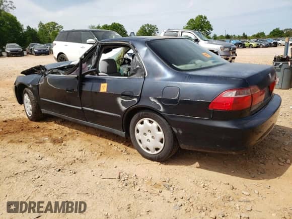 2000 Honda Accord LX с VIN 1HGCG6552YA039440, выставлен на аукционе Copart как лот 53778555 с пробегом Не указан миль и Списание • Salvage title. История ставок и продаж доступна на DreamBid. Изображение 2.