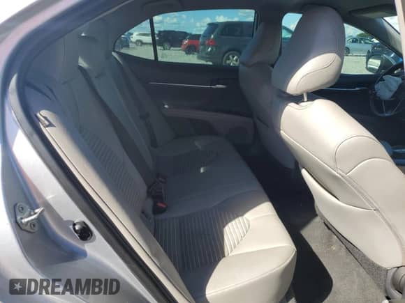 2019 Toyota Camry SE z VIN 4T1B11HK1KU683898, wystawiony jako Copart lot #81812505 z przebiegiem 160 835 mil mil oraz Nie do naprawy • Non repairable. Historia ofert i sprzedaży dostępna na DreamBid. Obrazek 10.