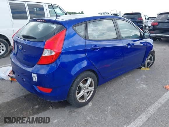 2012 Hyundai Accent GS z VIN KMHCT5AE4CU045544, wystawiony jako IAAI lot #42795330 z przebiegiem 139 438 mil mil oraz . Historia ofert i sprzedaży dostępna na DreamBid. Obrazek 4.