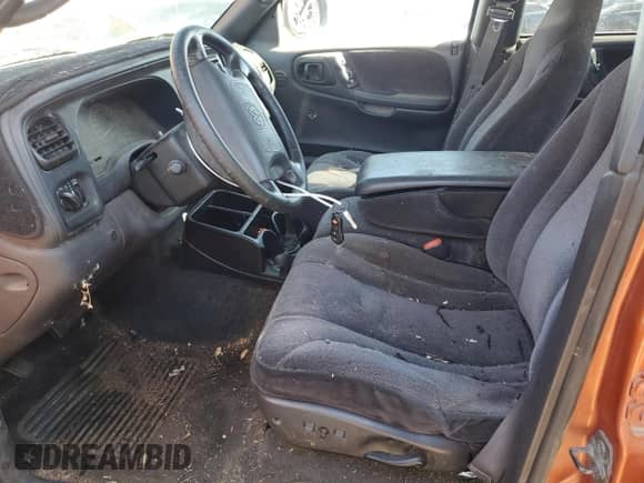 2000 Dodge Dakota Sport with VIN 1B7GL2AN2YS672265, listed as a Copart auction lot 43539555 with 169,842 mi miles and Clean title. Bid and sale history available at DreamBid. Image 7.
