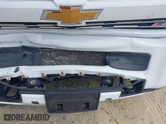 2017 Chevrolet Silverado 2500HD LTZ z VIN 1GC1KWEY9HF142419, wystawiony jako IAAI lot #42594086 z przebiegiem 120 137 mil mil oraz . Historia ofert i sprzedaży dostępna na DreamBid. Obrazek 18.