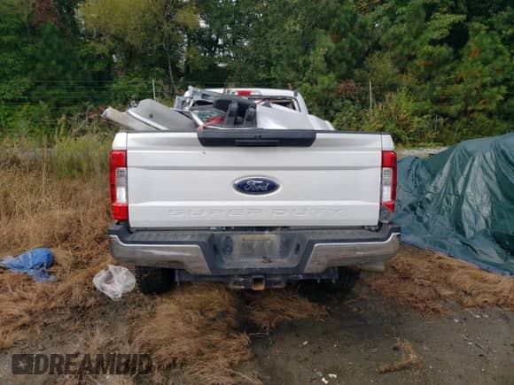 2019 Ford F-250 z VIN NOVIN63998744, wystawiony jako Copart lot #63998744 z przebiegiem Nie podano mil oraz Nie do naprawy • Non repairable. Historia ofert i sprzedaży dostępna na DreamBid. Obrazek 6.