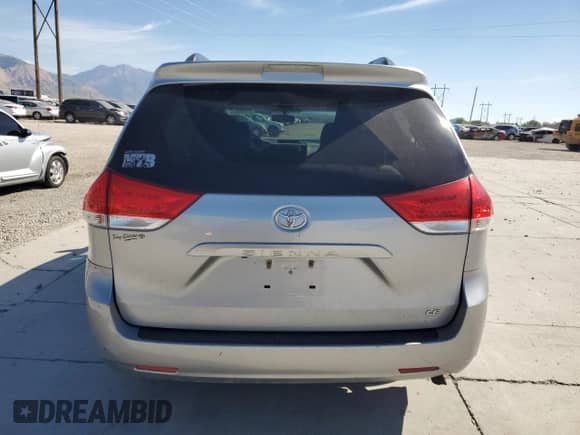 2014 Toyota Sienna LE AAS with VIN 5TDKK3DC1ES456490, listed as a Copart auction lot 81299035 with 227,018 mi miles and Salvage title. Bid and sale history available at DreamBid. Image 6.