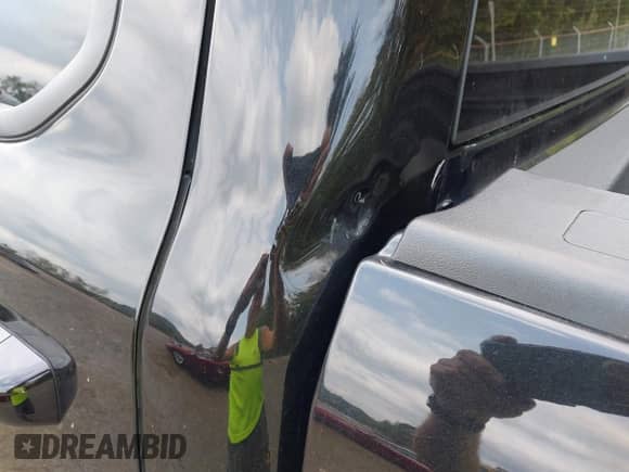 2019 Ram 1500 Rebel z VIN 1C6SRFET2KN705108, wystawiony jako IAAI lot #43163417 z przebiegiem 110 932 mil mil oraz . Historia ofert i sprzedaży dostępna na DreamBid. Obrazek 18.