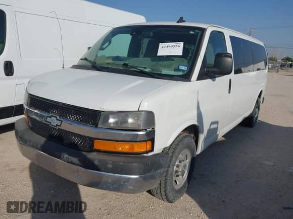 2020 Chevrolet Express Passenger LT z VIN 1GAZGPFP6L1228561, wystawiony jako IAAI lot #42499556 z przebiegiem 83 828 mil mil oraz . Historia ofert i sprzedaży dostępna na DreamBid. Obrazek 6.