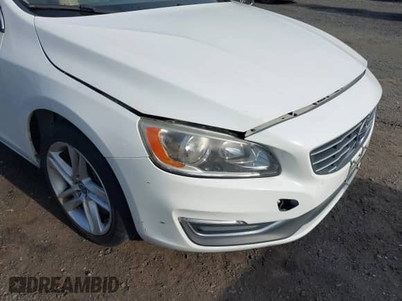 2014 Volvo S60 T5 с VIN YV1612FH2E2292076, выставлен на аукционе IAAI как лот 43317234 с пробегом 140 865 миль миль и . История ставок и продаж доступна на DreamBid. Изображение 6.