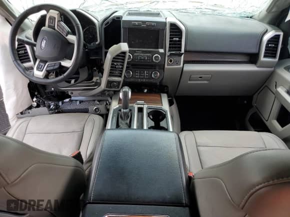 2017 Ford F-150 XL z VIN 1FTEW1CP4HFC41748, wystawiony jako Copart lot #67077355 z przebiegiem Nie podano mil oraz Nie do naprawy • Non repairable. Historia ofert i sprzedaży dostępna na DreamBid. Obrazek 8.