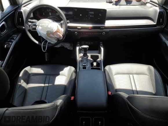 2025 Kia Sorento S с VIN 5XYRLDJC7SG336014, выставлен на аукционе Copart как лот 65552735 с пробегом 7 167 миль миль и Списание • Salvage title. История ставок и продаж доступна на DreamBid. Изображение 8.