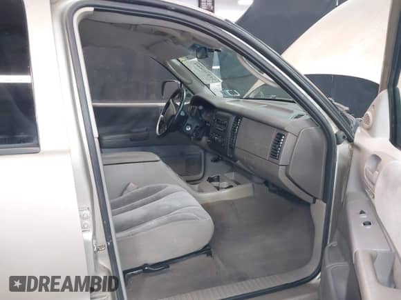 2001 Dodge Dakota with VIN 1B7HG2AX71S330245, listed as a IAAI auction lot 41175862 with 80,487 mi miles and . Bid and sale history available at DreamBid. Image 5.