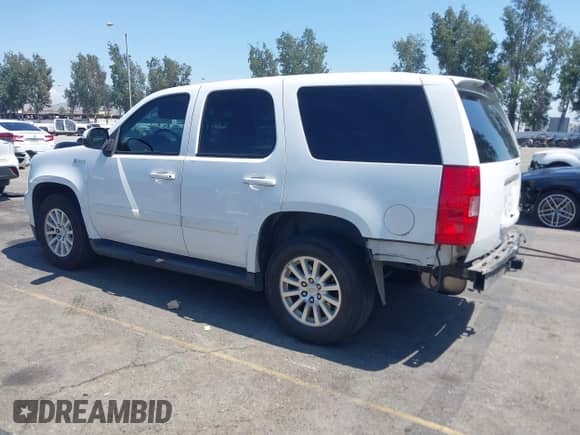 2008 Chevrolet Tahoe z VIN 1GNFC13538R191216, wystawiony jako IAAI lot #42643366 z przebiegiem 197 799 mil mil oraz . Historia ofert i sprzedaży dostępna na DreamBid. Obrazek 3.