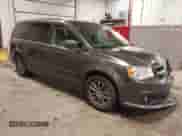 2017 Dodge Grand Caravan SXT z VIN 2C4RDGCG3HR714722, wystawiony jako IAAI lot #43266426 z przebiegiem 157 627 mil mil oraz . Historia ofert i sprzedaży dostępna na DreamBid. Obrazek 1.