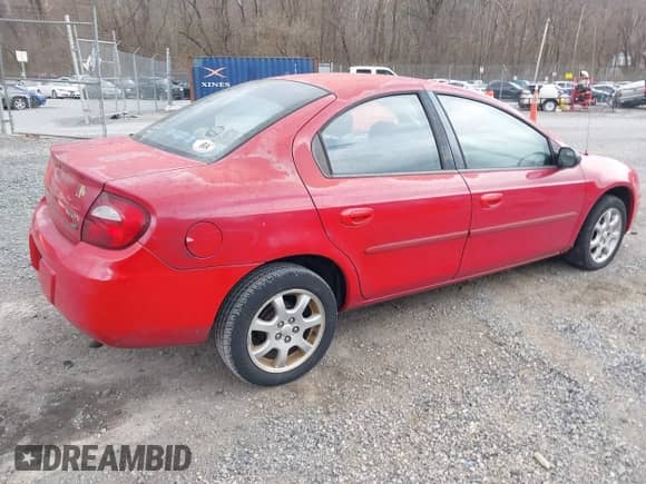 2005 Dodge Neon SXT z VIN 1B3ES56C15D181559, wystawiony jako IAAI lot #41845914 z przebiegiem 142 698 mil mil oraz . Historia ofert i sprzedaży dostępna na DreamBid. Obrazek 4.