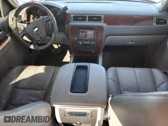 2009 Chevrolet Silverado 1500 LTZ with VIN 3GCEK33339G230826, listed as a Copart auction lot 71809015 with 198,069 mi miles and Salvage title. Bid and sale history available at DreamBid. Image 8.