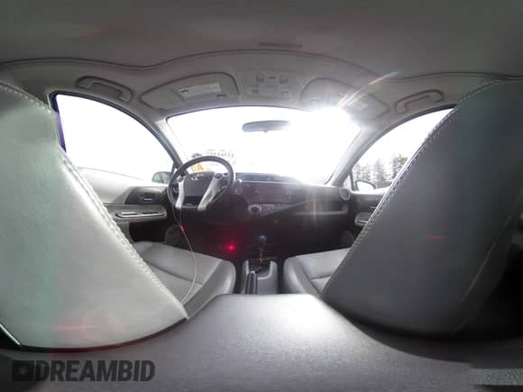 2013 Toyota Prius Two с VIN JTDKDTB38D1058363, выставлен на аукционе IAAI как лот 43361357 с пробегом 82 707 миль миль и . История ставок и продаж доступна на DreamBid. Изображение 18.