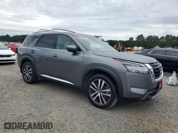 2022 Nissan Pathfinder Platinum with VIN 5N1DR3DJ3NC260874, listed as a Copart auction lot 67909945 with 32,801 mi miles and Salvage title. Bid and sale history available at DreamBid. Image 4.