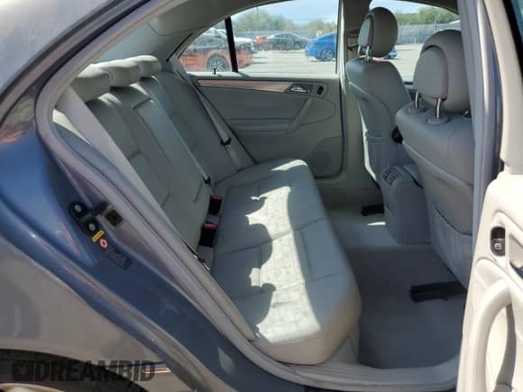 2005 Mercedes-Benz C 230 Kompressor с VIN WDBRF40J65F699028, выставлен на аукционе Copart как лот 81838625 с пробегом 108 311 миль миль и Списание • Salvage title. История ставок и продаж доступна на DreamBid. Изображение 10.