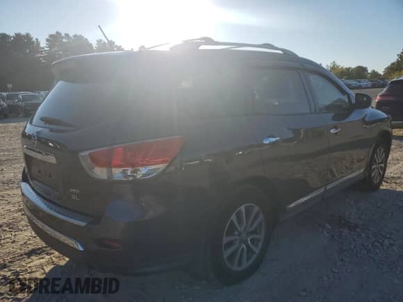 2014 Nissan Pathfinder SV with VIN 5N1AR2MM0EC716627, listed as a Copart auction lot 84702295 with 127,800 mi miles and Clean title. Bid and sale history available at DreamBid. Image 3.