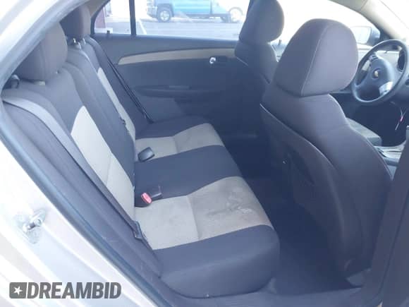 2010 Chevrolet Malibu 1FL z VIN 1G1ZA5E06AF281738, wystawiony jako IAAI lot #43444660 z przebiegiem 190 004 mil mil oraz . Historia ofert i sprzedaży dostępna na DreamBid. Obrazek 5.