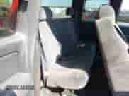 2000 Chevrolet Silverado 2500 LS с VIN 1GCGK29UXYE200408, выставлен на аукционе IAAI как лот 43202729 с пробегом 191 147 миль миль и . История ставок и продаж доступна на DreamBid. Изображение 8.