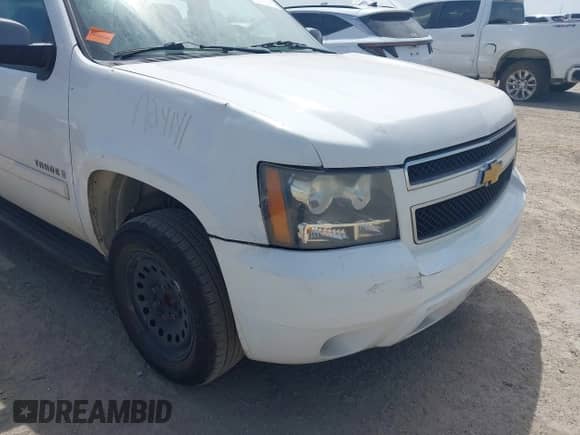 2008 Chevrolet Tahoe LTZ с VIN 1GNFC13J28R231248, выставлен на аукционе IAAI как лот 42781401 с пробегом 282 759 миль миль и . История ставок и продаж доступна на DreamBid. Изображение 14.