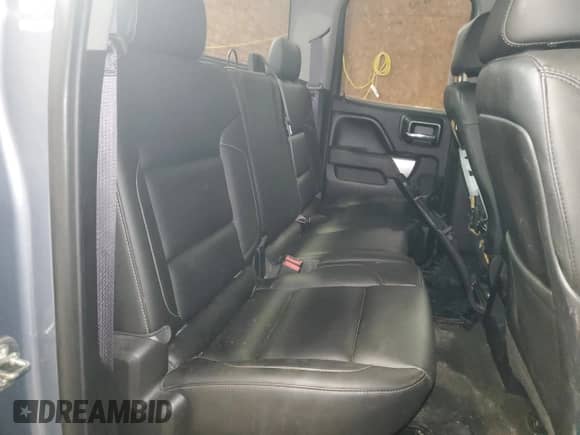 2015 Chevrolet Silverado 1500 LT z VIN 1GCVKREC3FZ389700, wystawiony jako Copart lot #59957585 z przebiegiem 108 938 mil mil oraz Czysty tytuł • Clean title. Historia ofert i sprzedaży dostępna na DreamBid. Obrazek 10.