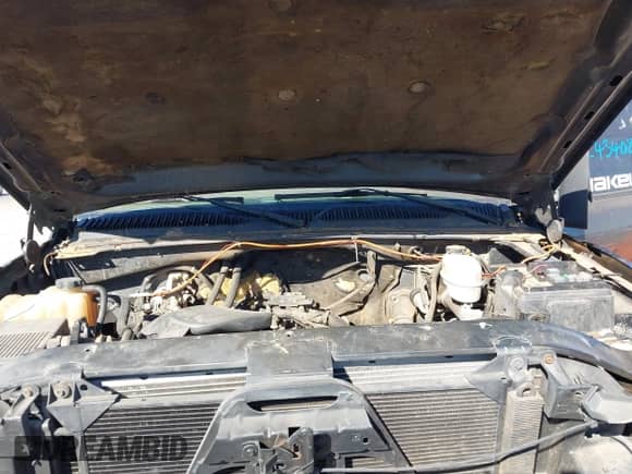 2003 Chevrolet Silverado 2500HD LS с VIN 1GCHK23U03F180167, выставлен на аукционе IAAI как лот 43408229 с пробегом Не указан миль и . История ставок и продаж доступна на DreamBid. Изображение 10.