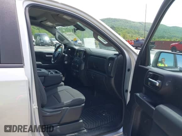 2019 Chevrolet Silverado 1500 Custom с VIN 1GCRYBEH3KZ266704, выставлен на аукционе IAAI как лот 42248505 с пробегом 87 387 миль миль и . История ставок и продаж доступна на DreamBid. Изображение 5.