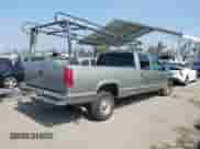 2000 Chevrolet Silverado 3500 z VIN 1GCGC33J0YF423603, wystawiony jako IAAI lot #42442765 z przebiegiem 116 758 mil mil oraz . Historia ofert i sprzedaży dostępna na DreamBid. Obrazek 4.